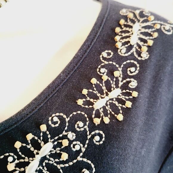 Draper's and Damon's embroidered beaded neckline top - Picture 5 of 7